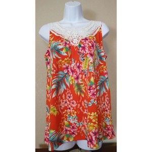 Women's Carolyn Taylor Floral Sleeveless Shirt Small